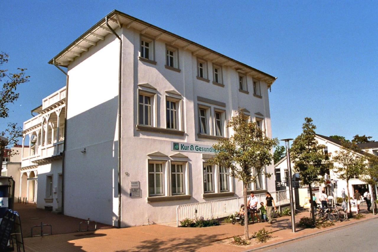 Haus Strandeck: Seaside Apartment with Balcony and Spa Access Goehren  Exterior photo